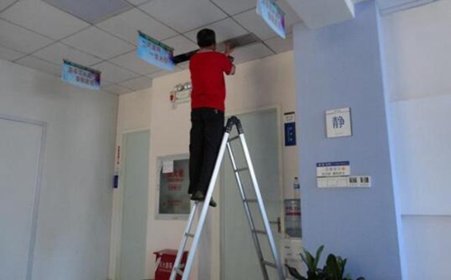 .过滤网太脏。